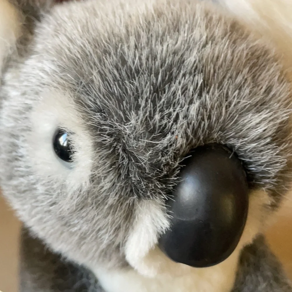 NWT Australian made koala bear with wooden boomerang, artificial fur - Picture 7 of 9